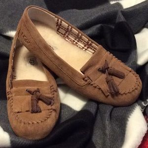 UGG slip on,size 9 women’s, worn once.